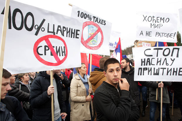 Година понижења Европе на Косову: Сви ћуте на таксе од сто одсто